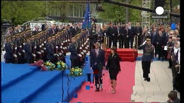 Косово вітає нового президента Хашима Тачі сльозогінним газом