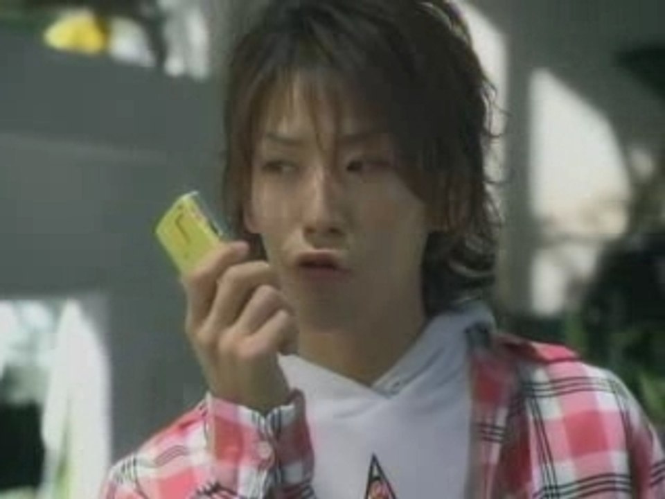 CM。亀梨和也×FOMA902i(しりとり篇)