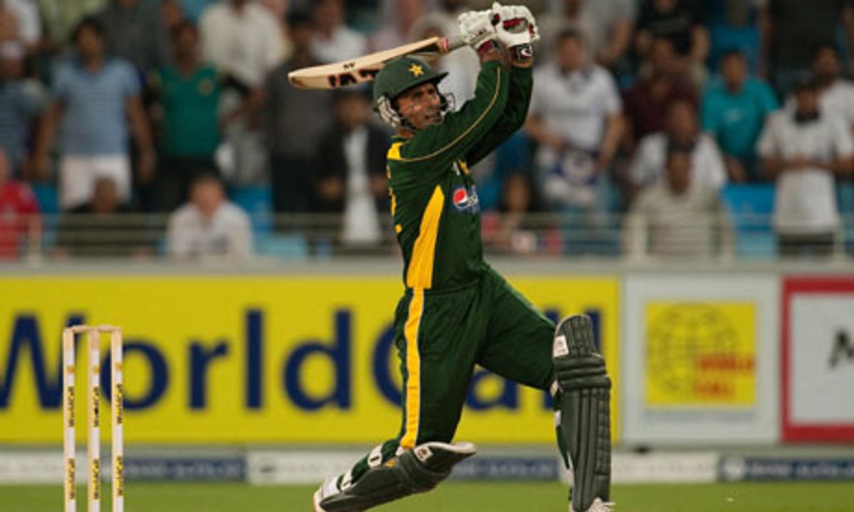 Abdul Razzaq 6,6,6.6 4,4,4,4,4,4,4,4,4 vs india