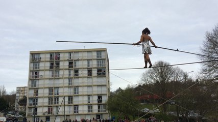 La traversée de la funambule vue du sol
