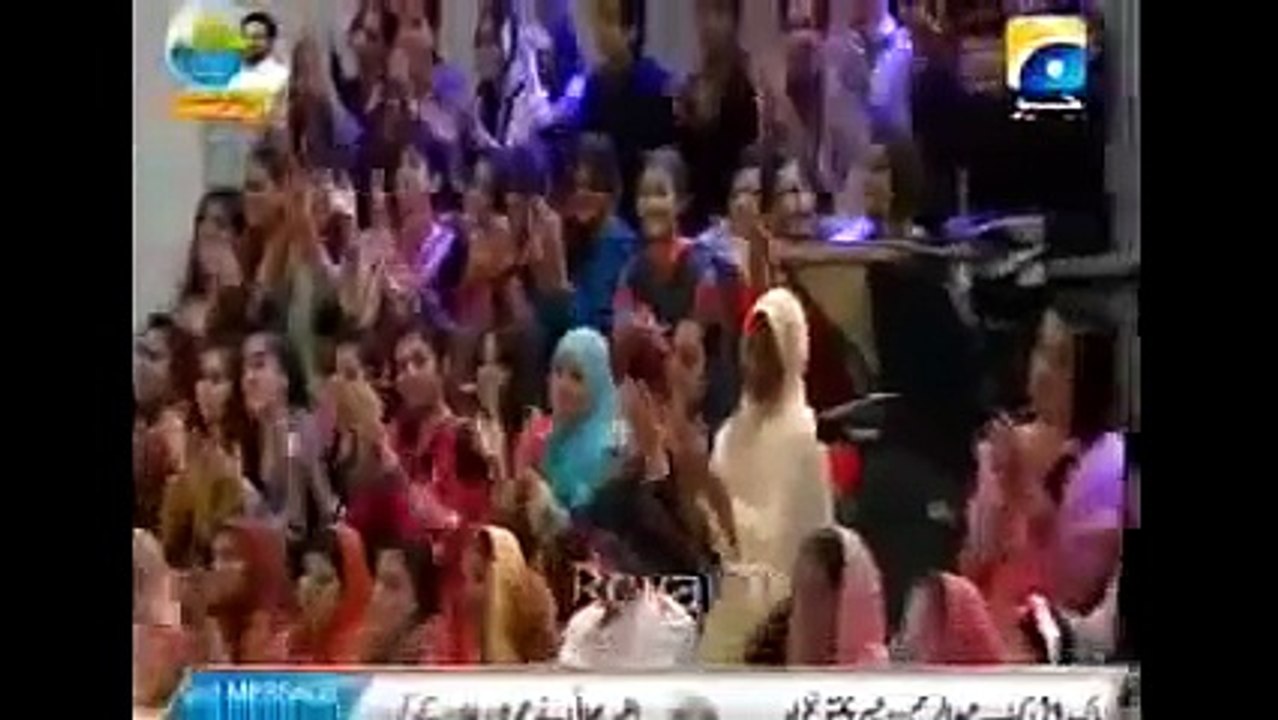 See How Aamir Liaquat Is Flirting With Maya Ali