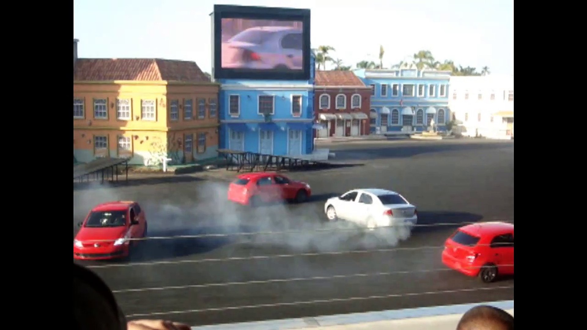 Incriveis manobras de carros
