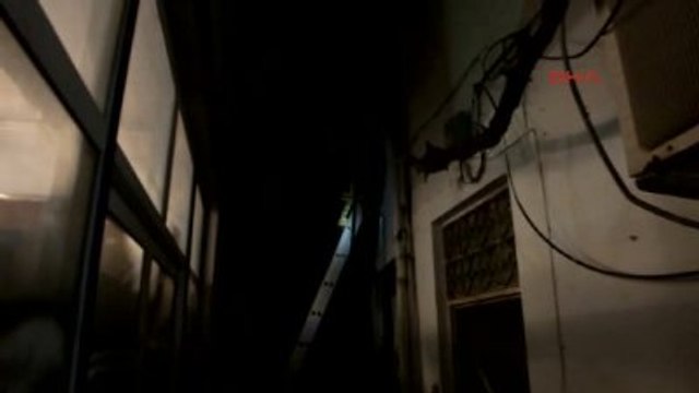 Kaptan, Boşanma Davası Açan Eşinin Evini Yaktı