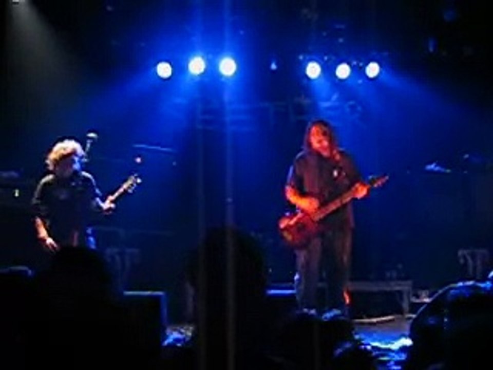 Seether - Fine Again (live melkweg 24-10-2004)