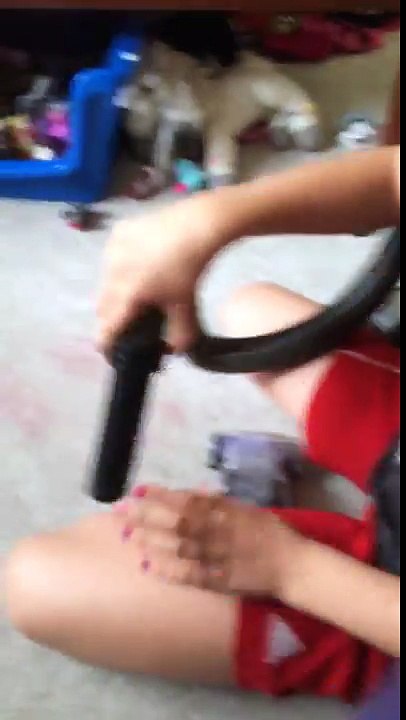 Karlie is milking herself with a vacuum cleaner lol she said "Apple juice"