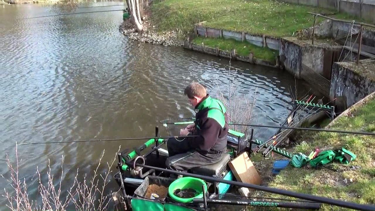 Pêche amicale ! ! ! Entre les filles championnes du monde et le staff 3/3