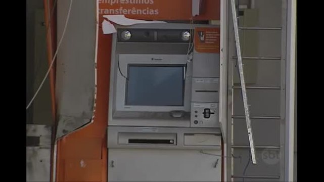 SP: Quadrilha explode agências bancárias e usa até lancha na fuga