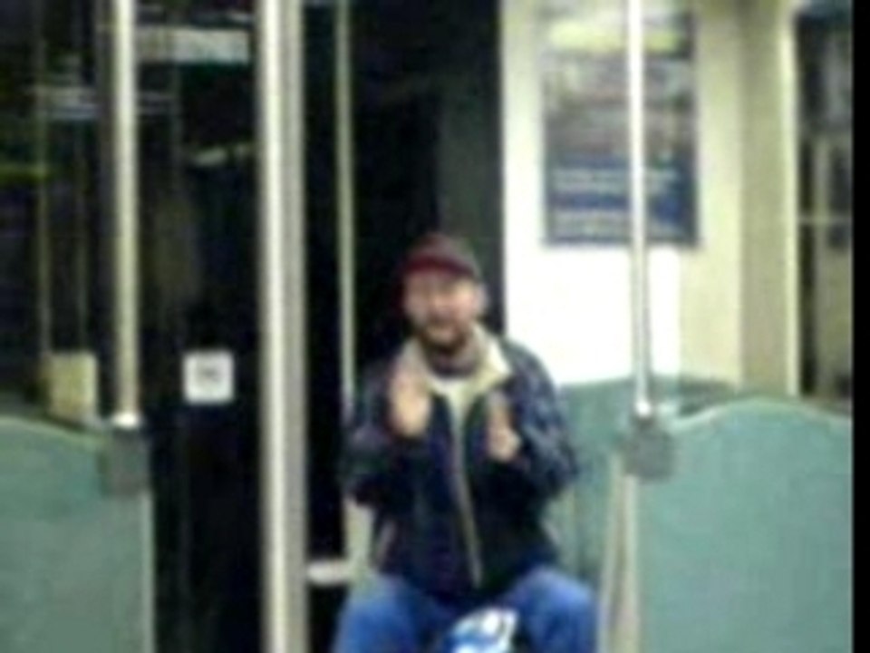 Bouré dans le métro de berlin trop drole