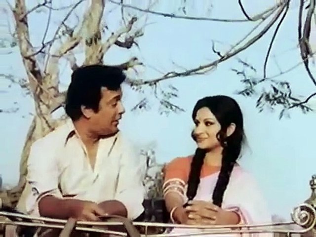 Prithibi Bodle Gechhe - Anand Ashram  Bengali Movie Song  Uttam Kumar, Sharmila Tagore