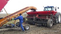 New Holland T7030 trike - Planting onions / uien planten / Zwiebel Pflanzen - Van Es