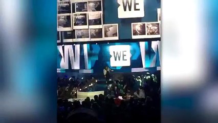Demi Lovato AMAZING Reaction To On Stage Fall