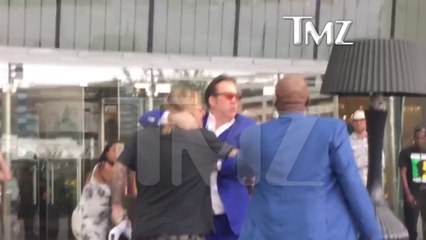 Nicolas Cage bourré dans une bagarre de rue !
