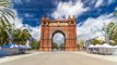 Arc de Triumf timelapse hyperlapse: L'Arc de Triumph, in Barcelona, Spain