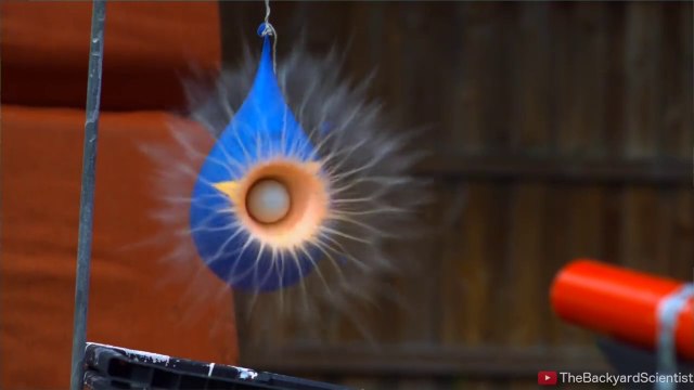 Explosions de ballons en super ralenti ! Slow Motion
