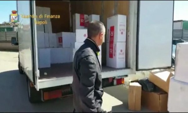 Napoli - sequestro 8.000 kg di sigarette di contrabbando: 5 arresti