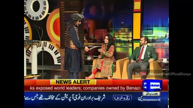 Hilarious Pathan Iftikhar Thakur proposes Meera G in Mazaaq Raat