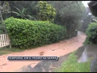 06-12-2013 - GRANIZO EM SÃO PEDRO DA SERRA - ZOOM TV JORNAL