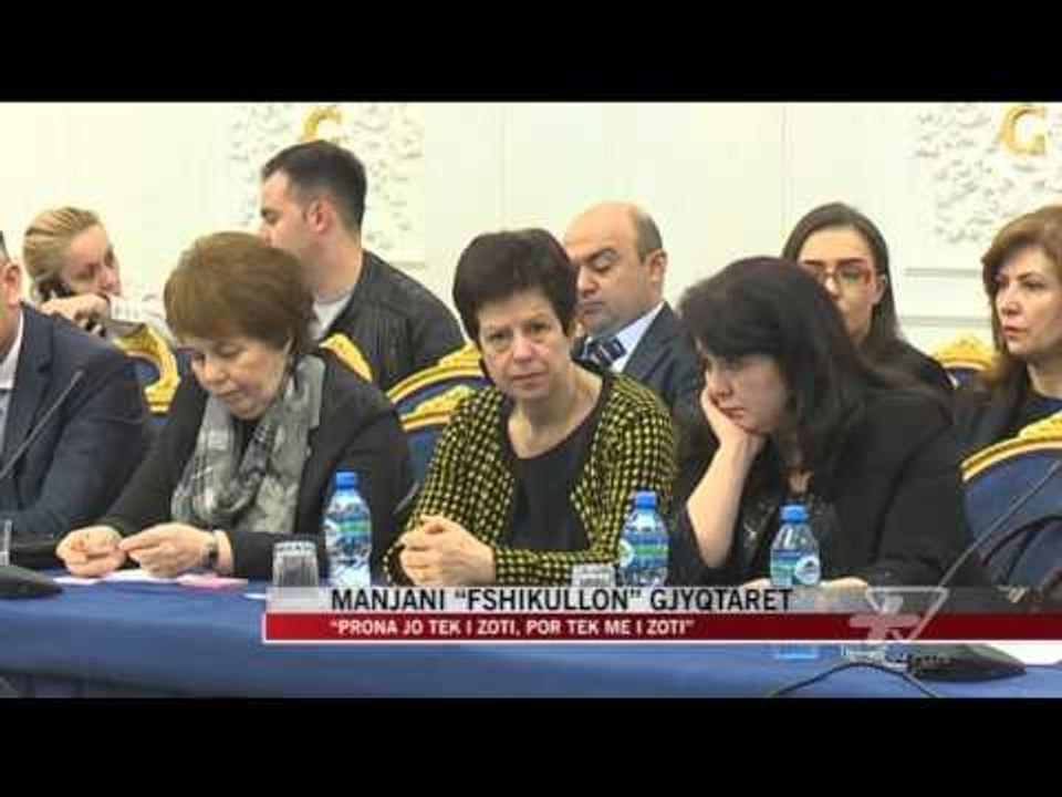 Manjani “fshikullon” gjyqtarët - News, Lajme - Vizion Plus