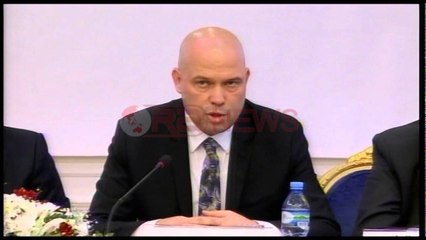 Manjani: Ligj të ri për shërbimin përmbarimor - Ora News-