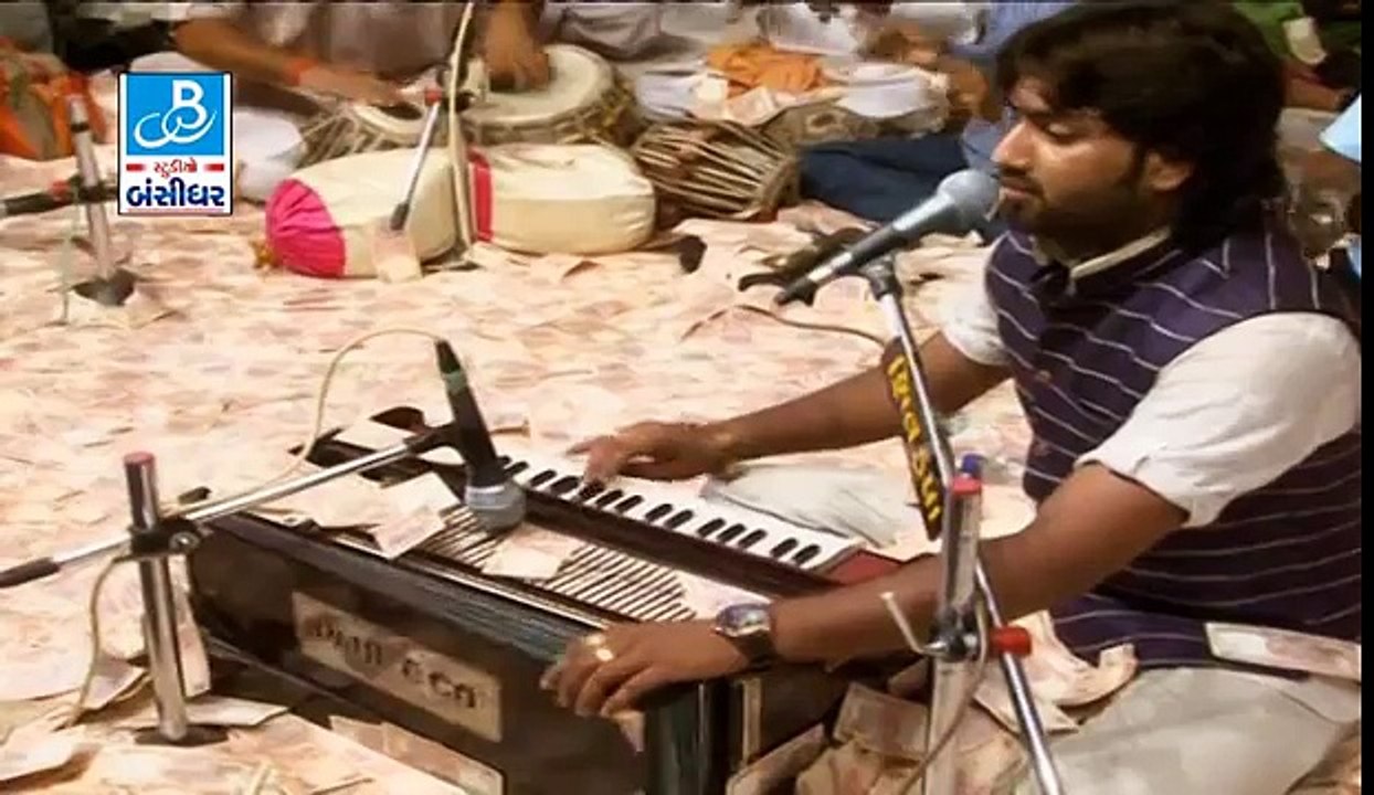 gujarati live music show dayro 2016 by umesh barot 33
