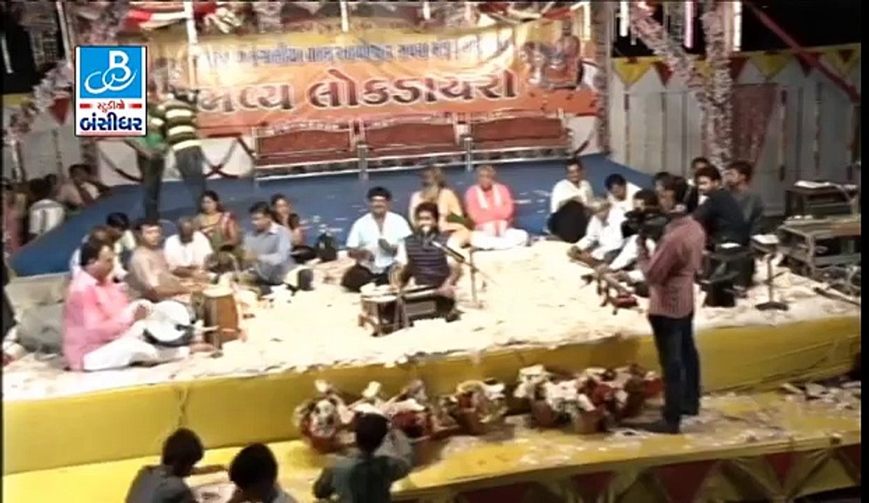 gujarati live music show dayro 2016 by umesh barot 48