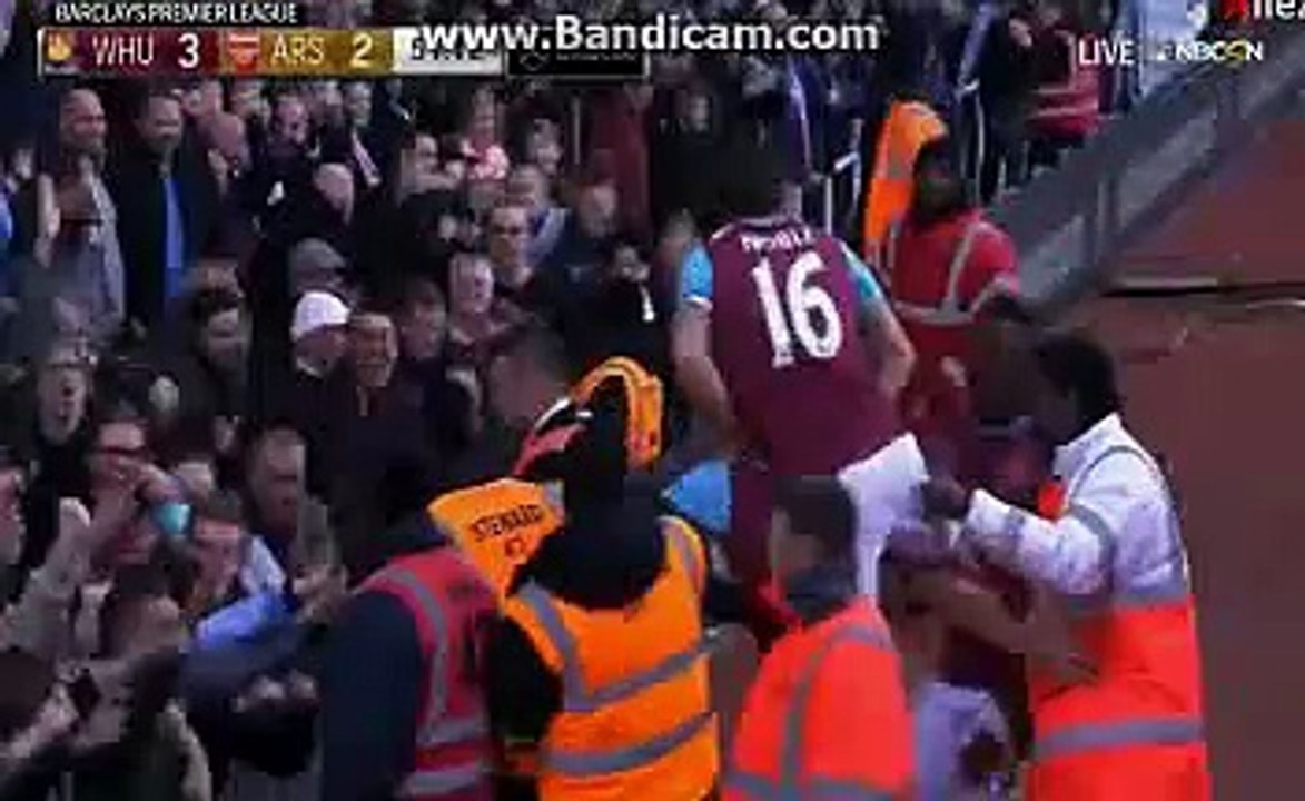 Andy Carroll hat trick - West Ham United 3-2 Arsenal - 09-04-2016