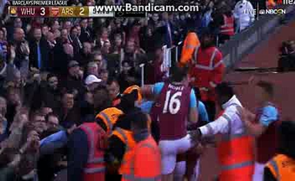Andrew Carroll Hatrick Goal HD - West Ham United 3-2 Arsenal - 09-04-2016