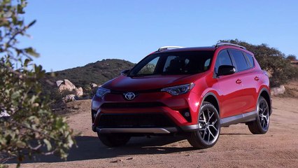2016 Toyota RAV4 SE Interior, Exterior and Drive