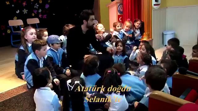 Yeni Nesil Öğretmenden Süper Bir Şarkıyla Ders Anlatımı