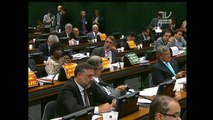 Comissão discute relatório que defende impeachment da presidente Dilma