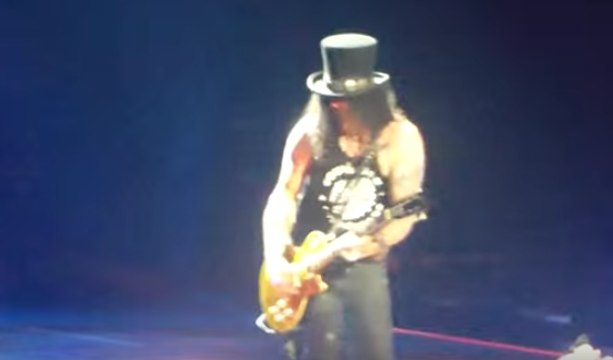 Guns n'Roses 2016 : It's So Easy & Mr. Brownstone live in Las Vegas