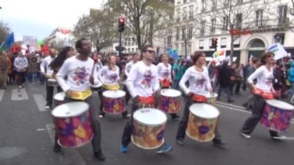 Paris?te İş Yasası Protestoları Devam Ediyor