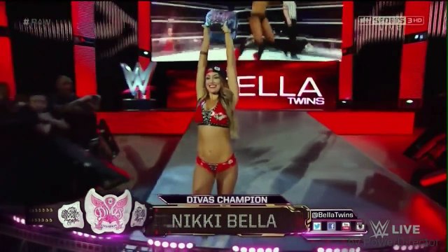 WWE Raw Divas Championship Nikki Bella vs Paige