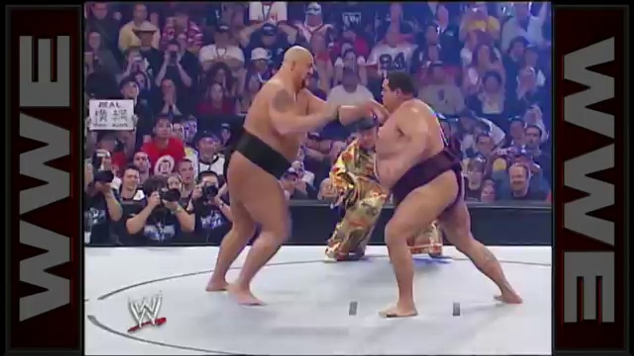 Big Show attempts to overpower sumo champion