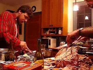 Thanksgiving 04 turkey carving