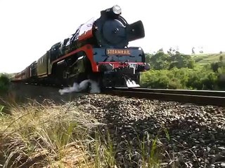 R-761 Crawling along between Moe and Hearnes Oak with the 2009 'Snow Train'