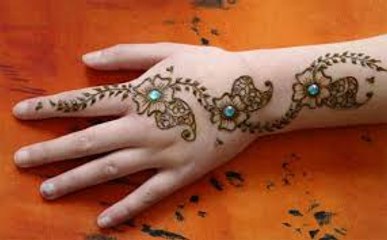 collage girl hinna Silver Henna Tutorial _ ssaadmalek _ LiloStuffLook Fabulous This Eid - Gorgeous Makeup Tips - Fashion & Style - DAY TO NIGHT EID MAKEUP - Mod Girls Makeup Trends for Eid - Easy Eid Make Up Look - Eid Makeup Ideas - How to look beautiful
