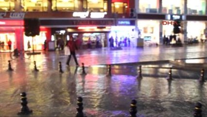 Bolu?da Yağmur Hazırlıksız Yakaladı