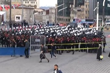 Télécharger la video: Taksim Meydanı'nda 'Özel Harekat Polisli' Geniş Güvenlik Önlemi