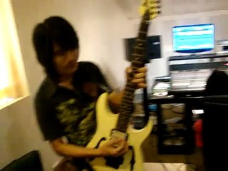 Mr. Mute One Eye in Studio "คนมันรักมักใจง่าย" Guitar Bass