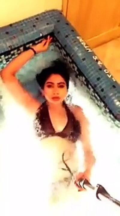 Sexy Qandeel Baloch Say I Love You To Virat Kohli In Bath Tub While Shower  - video Dailymotion