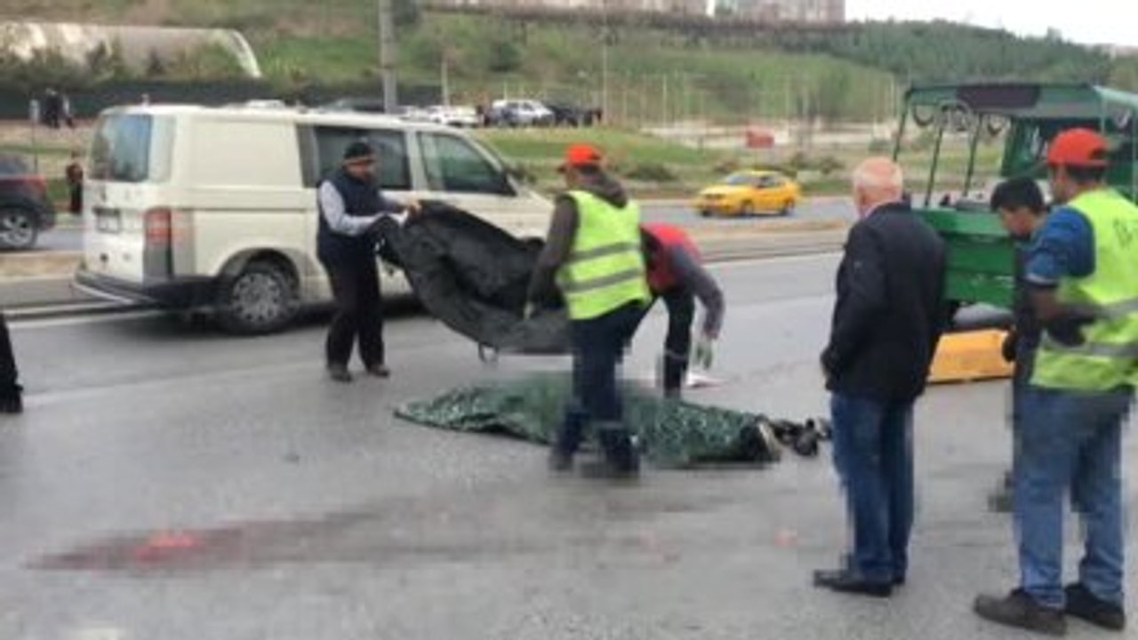 Motosikletten Düşen Sürücü, Kamyonun Altında Kalarak Yaşamını Yitirdi