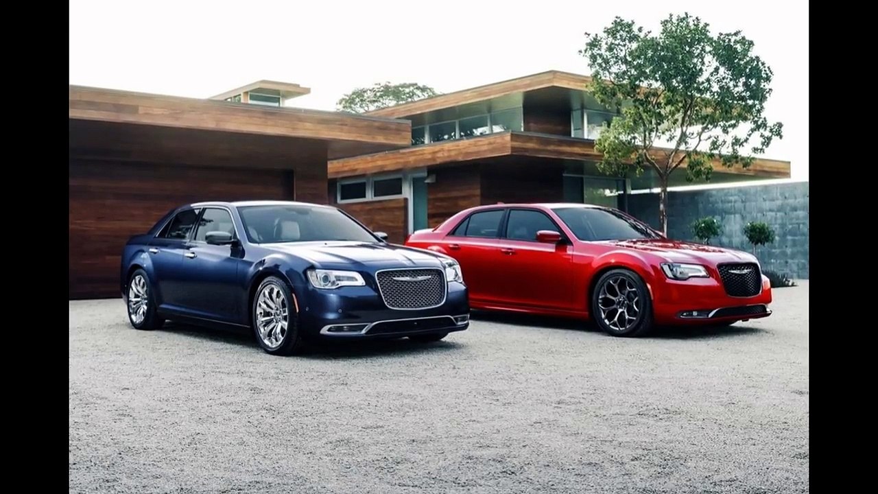 2016 Chrysler 300 SRT Review — With launch control demonstration