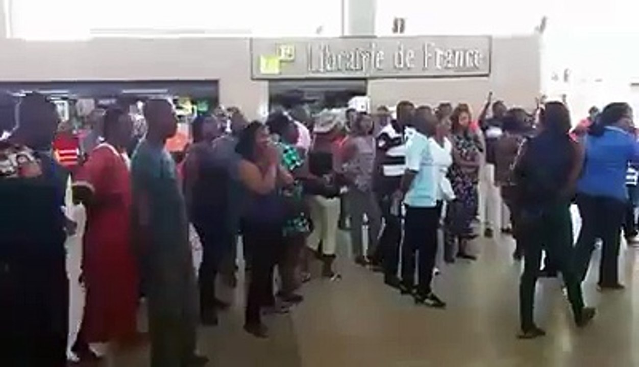 les patrons de Koz et autre fuient le pays laissant les employés sans interlocuteur pour leurs droits