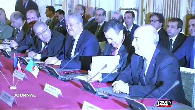 Valls en Algérie sur fond de censure de journalistes français