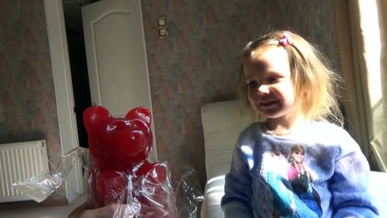 Посылка с игрушками и платьем Золушки распаковка Box with toys and Gummy Bear unboxing