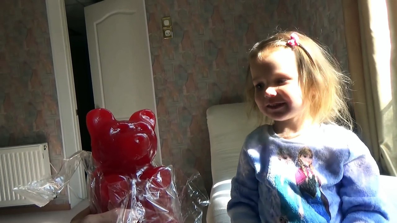 Посылка с игрушками и платьем Золушки распаковка Box with toys and Gummy Bear unboxing