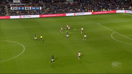 Pays-Bas - Expulsé, Arias casse une vitre