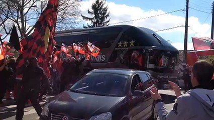 RCT : les supporters en feu à l'arrivée du bus