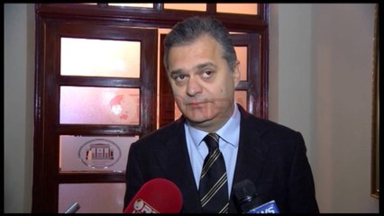 Blushi: Rama demode e frikacak. Eshtë koha për ta rrëzuar Rilindjen